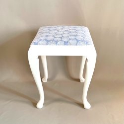 Skammel med muslingestof - SOLGT