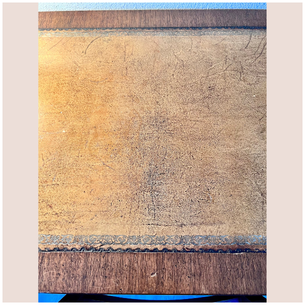 Victoriansk skrivebord med runde hjrner (engelsk)