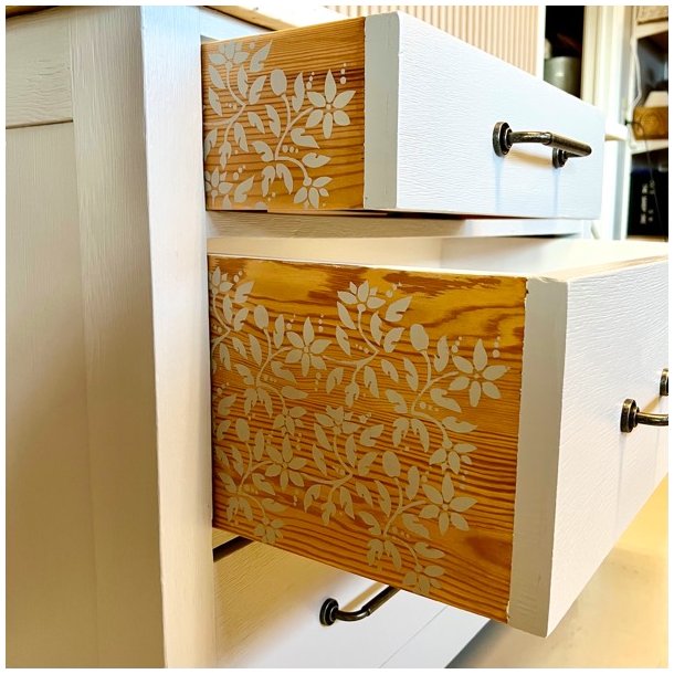 Kommode med marmortop