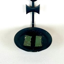 Dantoft vgdekoration - smedejern med grnt glas