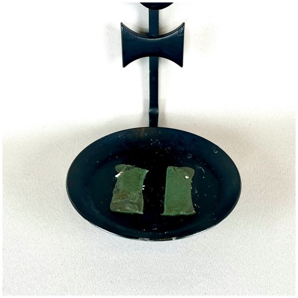 Dantoft vgdekoration - smedejern med grnt glas