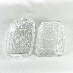 Smrboks i presset glas 