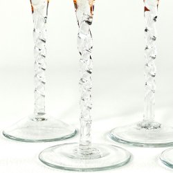 Snapseglas - lyser�d med snoet fod (4 stk samlet)