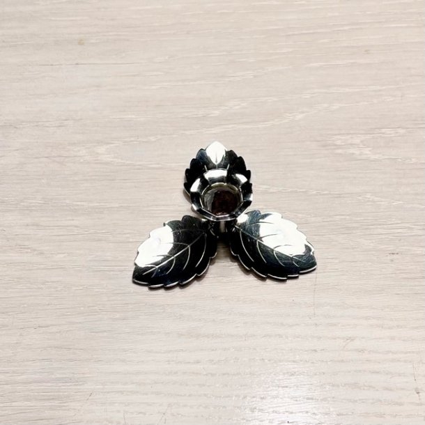 Bladformet lysestage i slv til kertelys