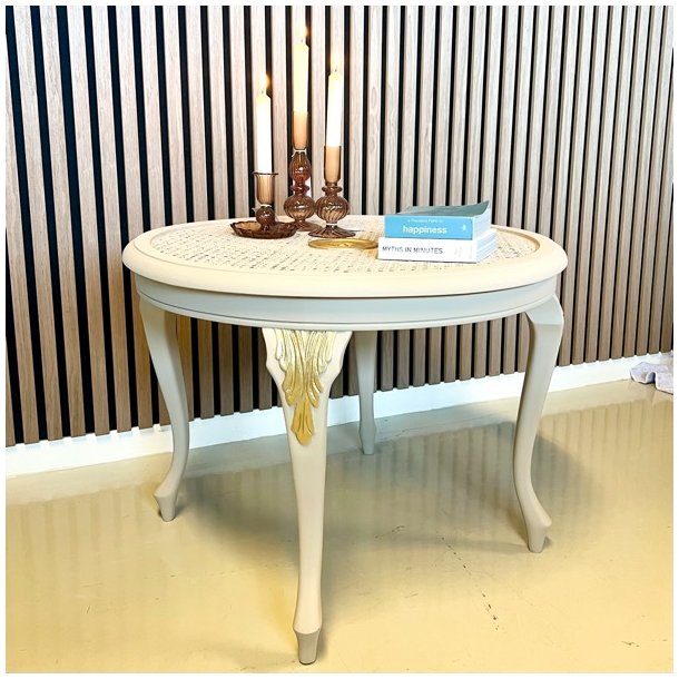 Rundt bord med fransk flet