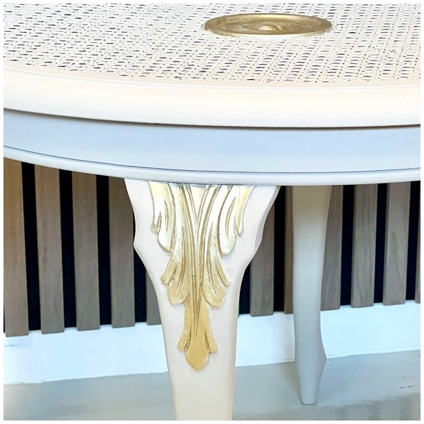 Rundt bord med fransk flet