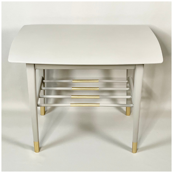 Bord med hylde - SOLGT