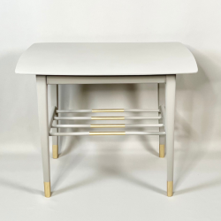 Bord med hylde - SOLGT