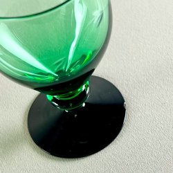 Vinglas - Holmegaard, Ranke, grn m/sort fod