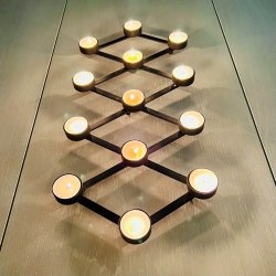 Fyrfadslysestage - saks til 13 lys