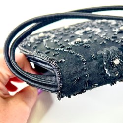 Clutch taske - sort satin med perler