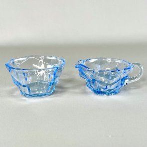 Sukker og flde st - lyseblt glas