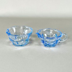 Sukker og flde st - lyseblt glas