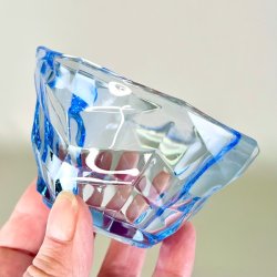 Sukker og flde st - lyseblt glas