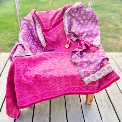 Sari Kantha vintage tppe - lyserd/rosa (140x200)