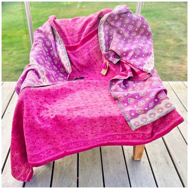 Sari Kantha vintage tppe - lyserd/rosa (140x200)