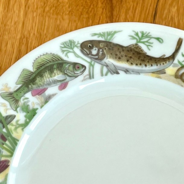 Fisketallerken med kant af fisk - Colditz