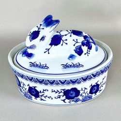 Terrin med hare p toppen