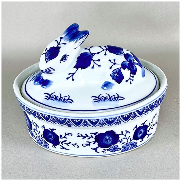 Terrin med hare p toppen