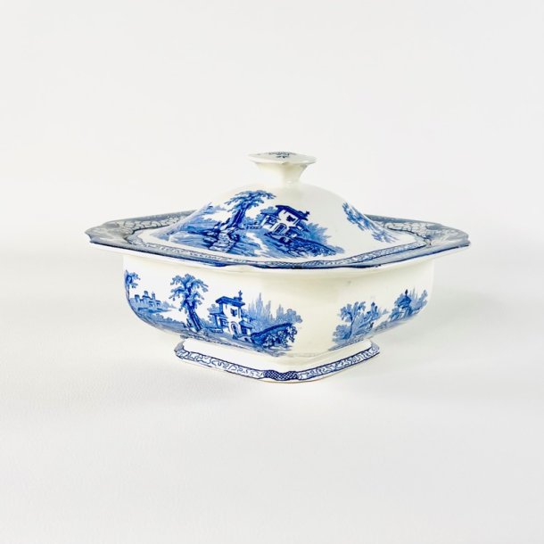 Terrin med l�g - Landscape, Adams Est. 1657 