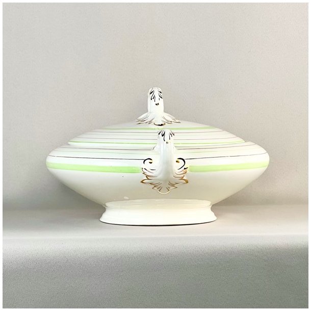 Terrin med lg - Empire, England