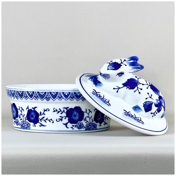 Terrin med hare p toppen