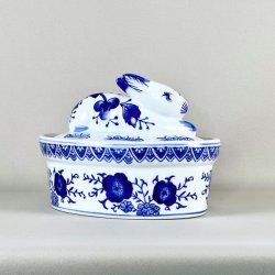 Terrin med hare p toppen