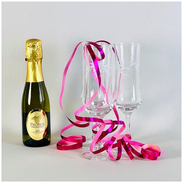 Champagneglas med ciseleringer (3 stk samlet) 