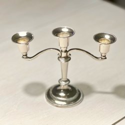 Trearmet lysestage nr. 1