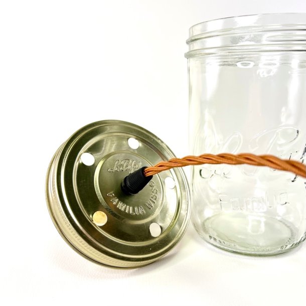 Unika lampe af syltet�jsglas 