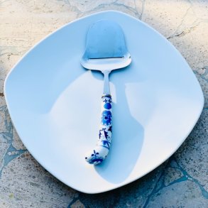 Osteskrer med porcelnsskaft