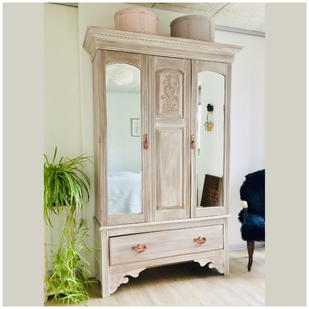 Engelsk kldeskab - SOLGT 