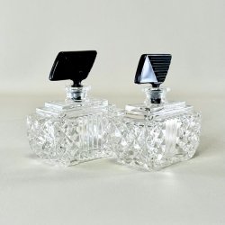 Vintage Art Deco parfume flacon 