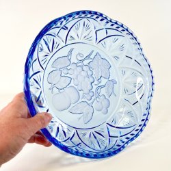 Glasfad - bl�t m/blondekant og frugtmotiv, �25 cm