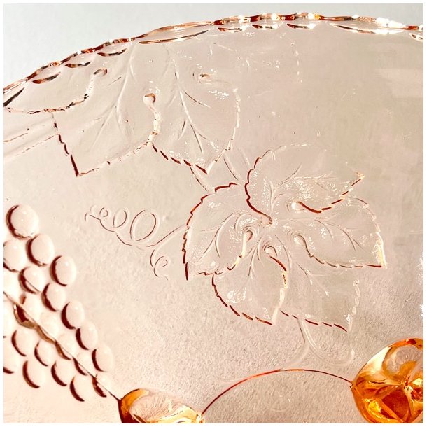 Glasskl - lyserd m/vindruer og p fdder