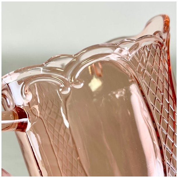 Glaskande - lyserd med rudemnster