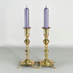 Messing lysestagepar - p fdder, patineret 