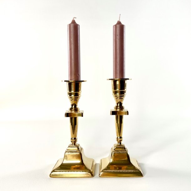 Messing lysestagepar - firkantet fod, H16 cm