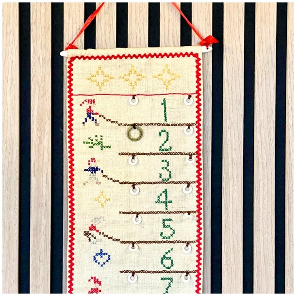 Pakkekalender, broderet