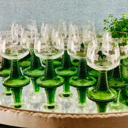 Rmerglas - stvet grn fod med ranker 