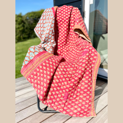 Vintage sari quilt (140x200) - rd/orange/gylden og en lille fisk