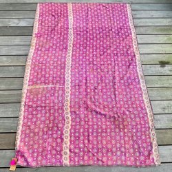 Sari Kantha vintage tppe - lyserd/rosa (140x200)