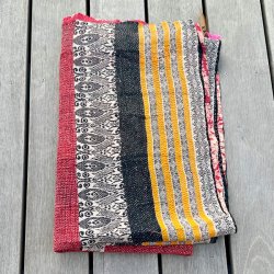 Sari Kantha vintage tppe - rd/sort/gul (140x200)