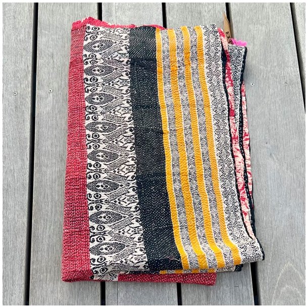 Sari Kantha vintage tppe - rd/sort/gul (140x200)