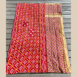 Vintage sari quilt (140x200) - rd/orange/gylden og en lille fisk