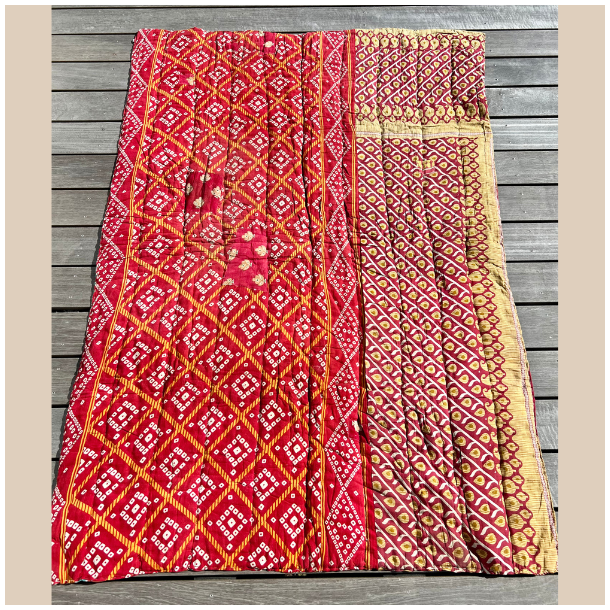 Vintage sari quilt (140x200) - rd/orange/gylden og en lille fisk