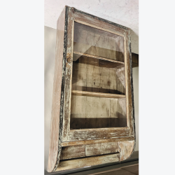 Smalt vitrineskab - grn/brun 