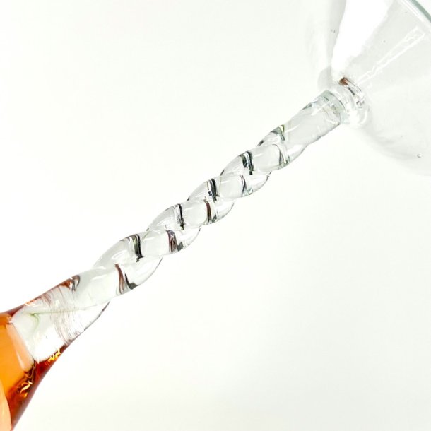 Snapseglas - lyser�d med snoet fod (4 stk samlet)