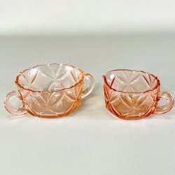 Sukker og flde st - lyserdt glas