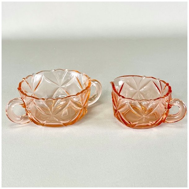 Sukker og flde st - lyserdt glas